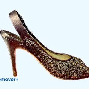 Manolo Blahnik lace and satin sling back heels Size 37